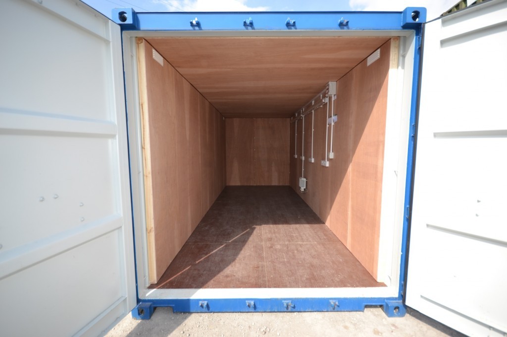 Ply lined 20ft x 8ft ‘one trip container